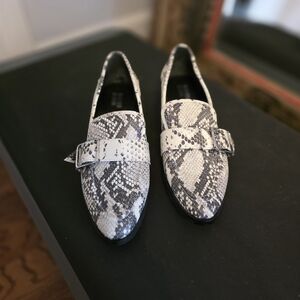 Elegant Snakeskin Women's Loafers